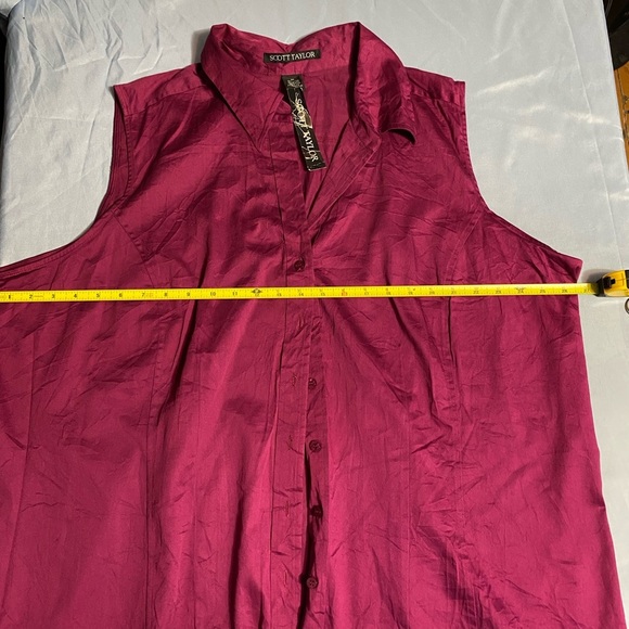 Elegant Blouse with Flowy Sleeves and Lace Accents - Picture 5 of 11